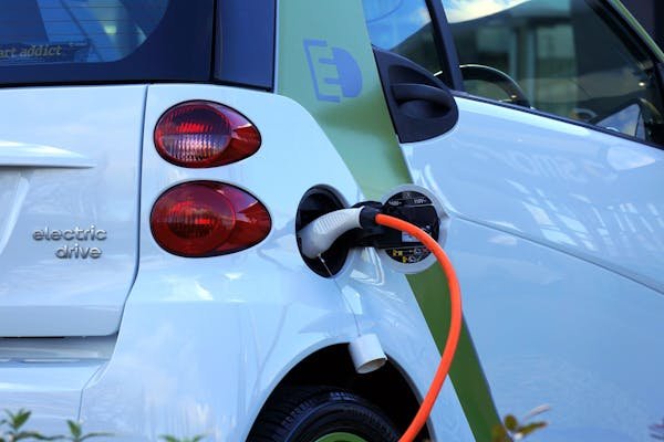 Electric Vehicles: The Manufacturing Model Changing the Automotive Industry